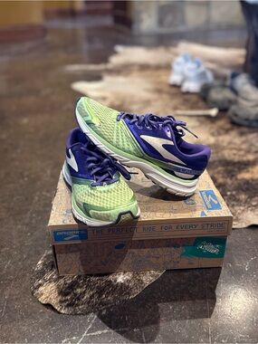 Brooks Women's Running Shoes - Lime Green & Purple